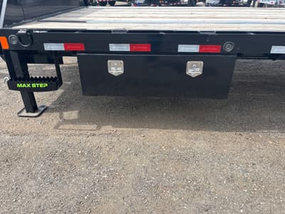 2026 Load Trail 102 x 30' G/N Single Wheel 8K Deckover Trailer - Image 3