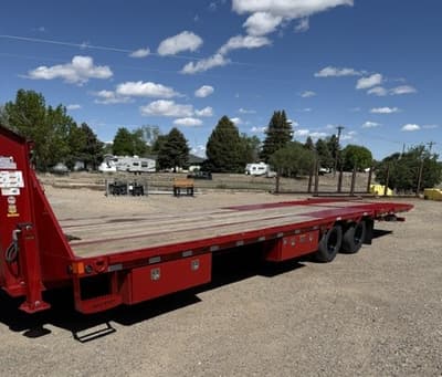 102" x 34' Tandem Low-Pro Gooseneck w/Hyd. Dove - Image 2