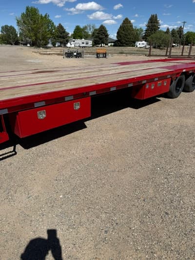 102" x 34' Tandem Low-Pro Gooseneck w/Hyd. Dove - Image 11
