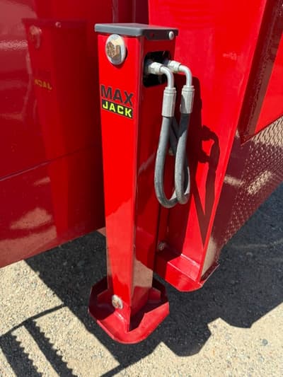 102" x 34' Tandem Low-Pro Gooseneck w/Hyd. Dove - Image 10