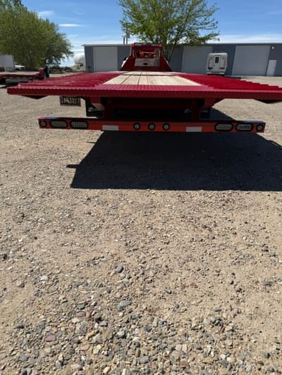 102" x 34' Tandem Low-Pro Gooseneck w/Hyd. Dove - Image 3