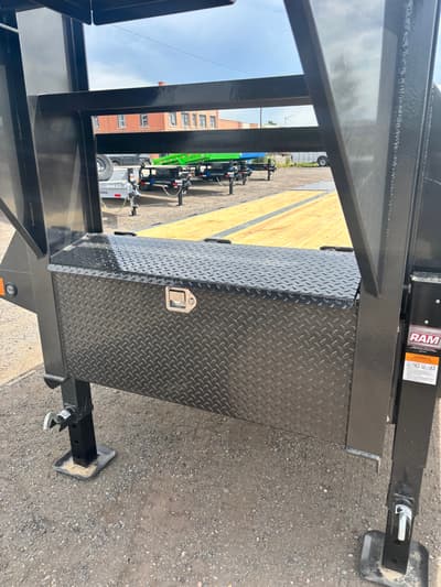 2026 Load Trail 102" x 30' Low-Pro Gooseneck Deckover Trailer - Image 10