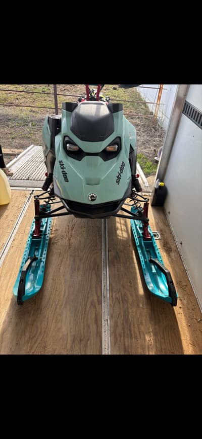 2024 Ski-Doo Summit Freeride 850 Turbo 165" - Thumbnail 1
