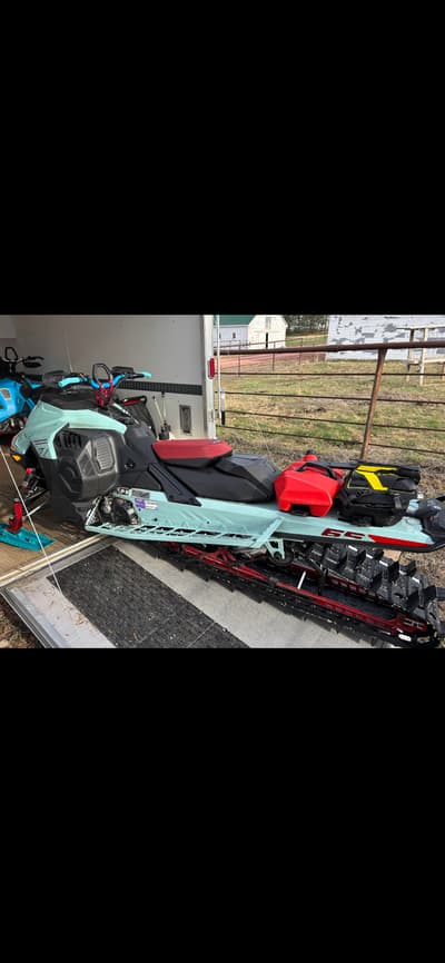 2024 Ski-Doo Summit Freeride 850 Turbo 165" - Image 2