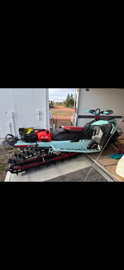 2024 Ski-Doo Summit Freeride 850 Turbo 165" - Image 3