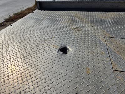 Alum-Line Skirted Dually Truck Bed with auxillary fuel tank - Image 7