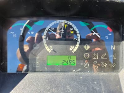 2023 John Deere 5045E Tractor with John Deere 520 Loader, 250 hrs, 3pt, 540 pto, mower, post hole auger, pallet forks, bale spear, bale unroller, quick tach bucket - Image 7