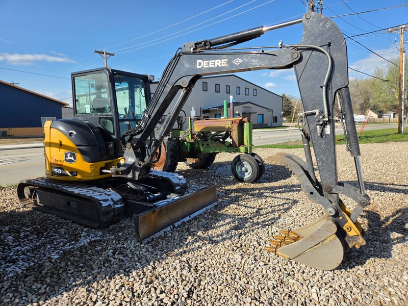 2024 Deere 50P Mini-Excavator, Only 830hrs, Long Arm, Hyd Angle Blade, Thumb, 3000hr/5 year Warranty